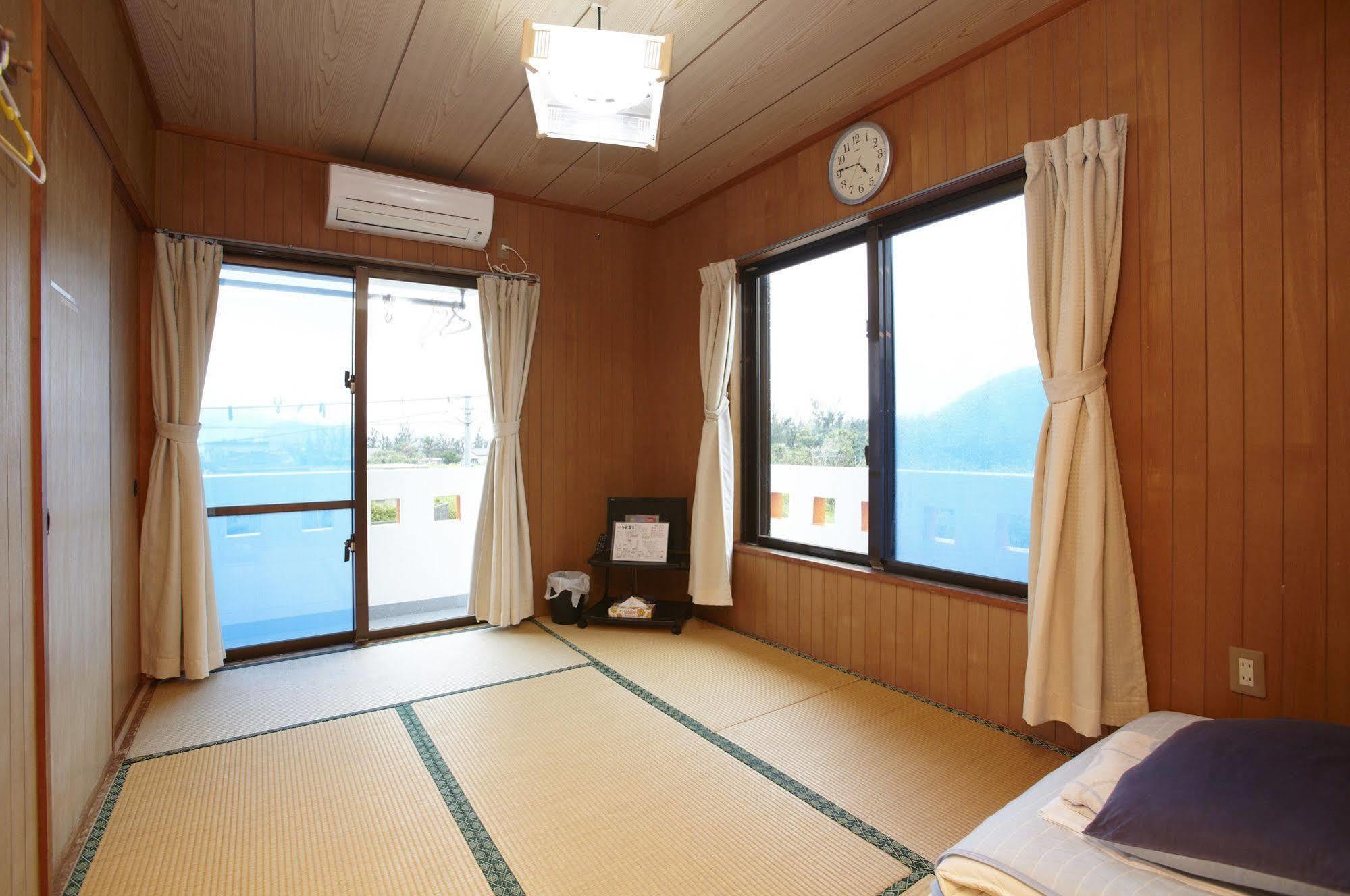Minshuku Yadokari Hotel Zamami Bagian luar foto