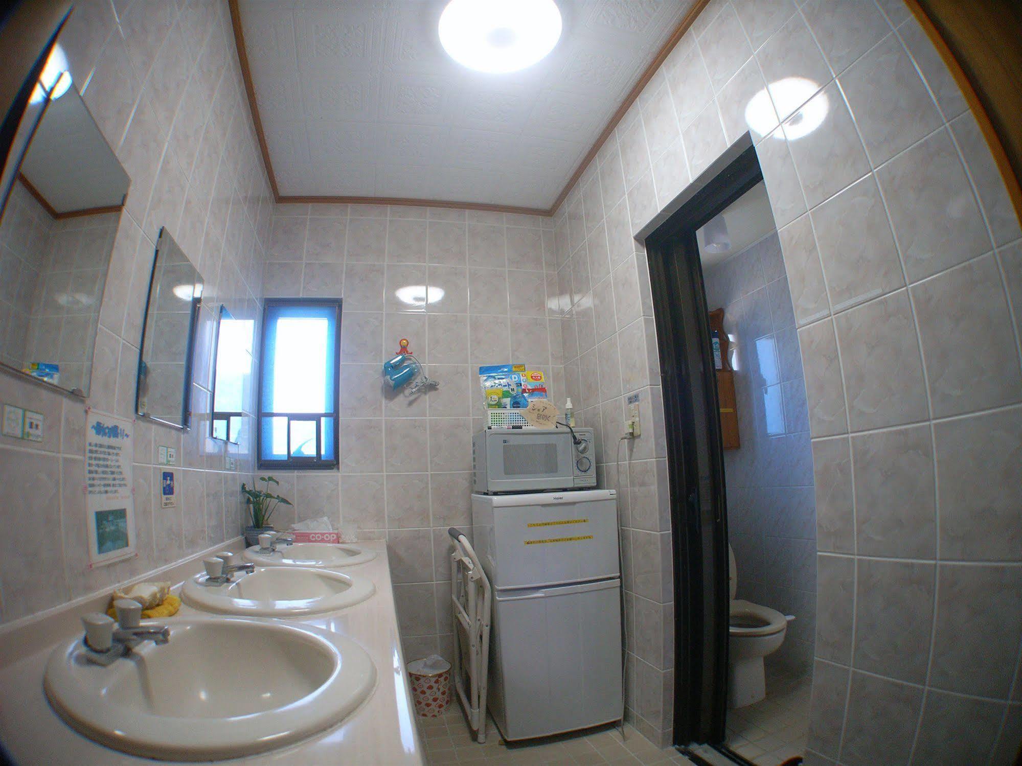 Minshuku Yadokari Hotel Zamami Bagian luar foto