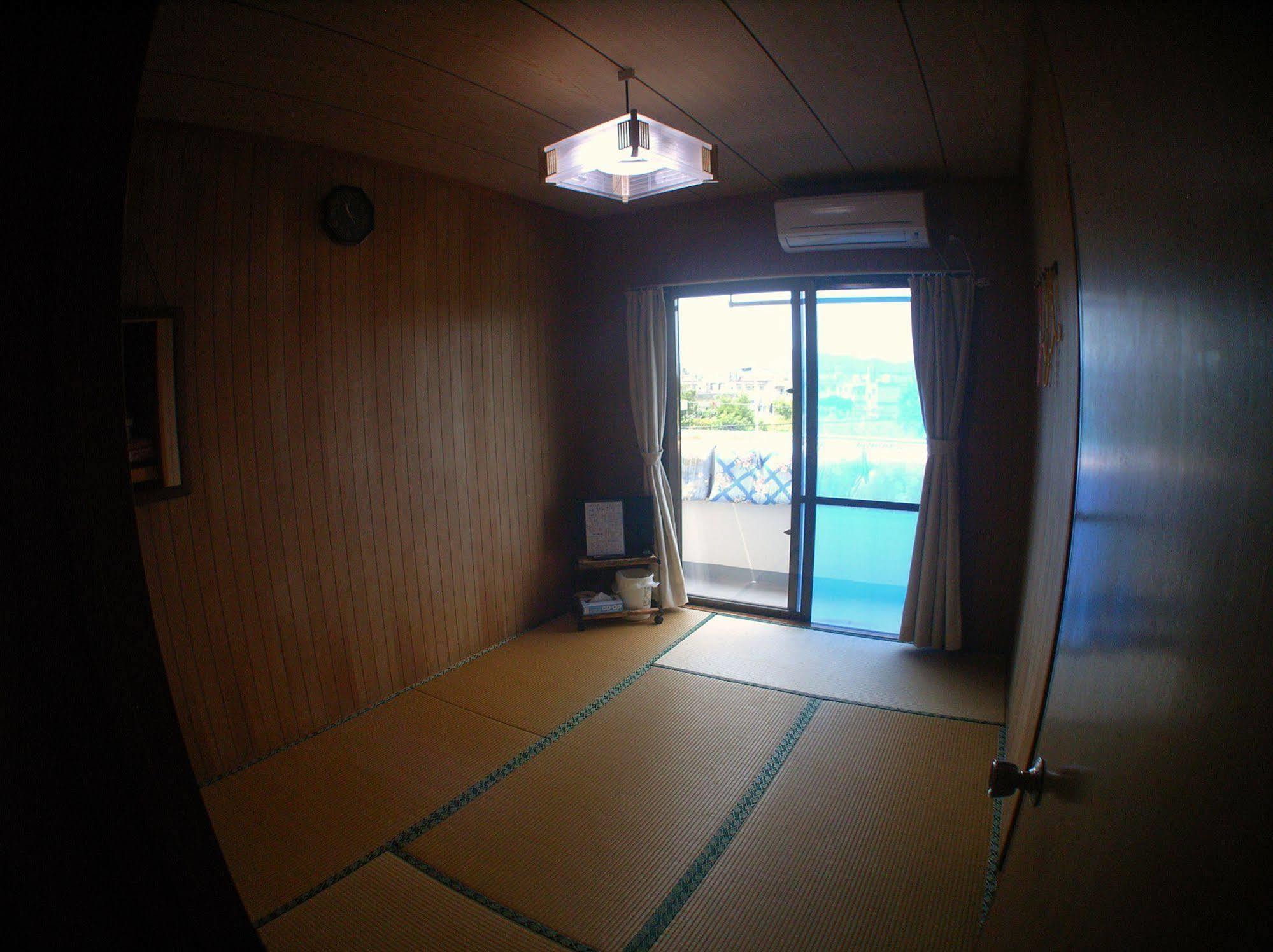 Minshuku Yadokari Hotel Zamami Bagian luar foto