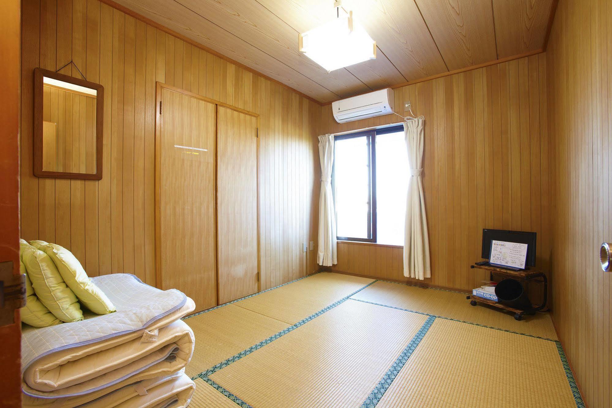 Minshuku Yadokari Hotel Zamami Bagian luar foto