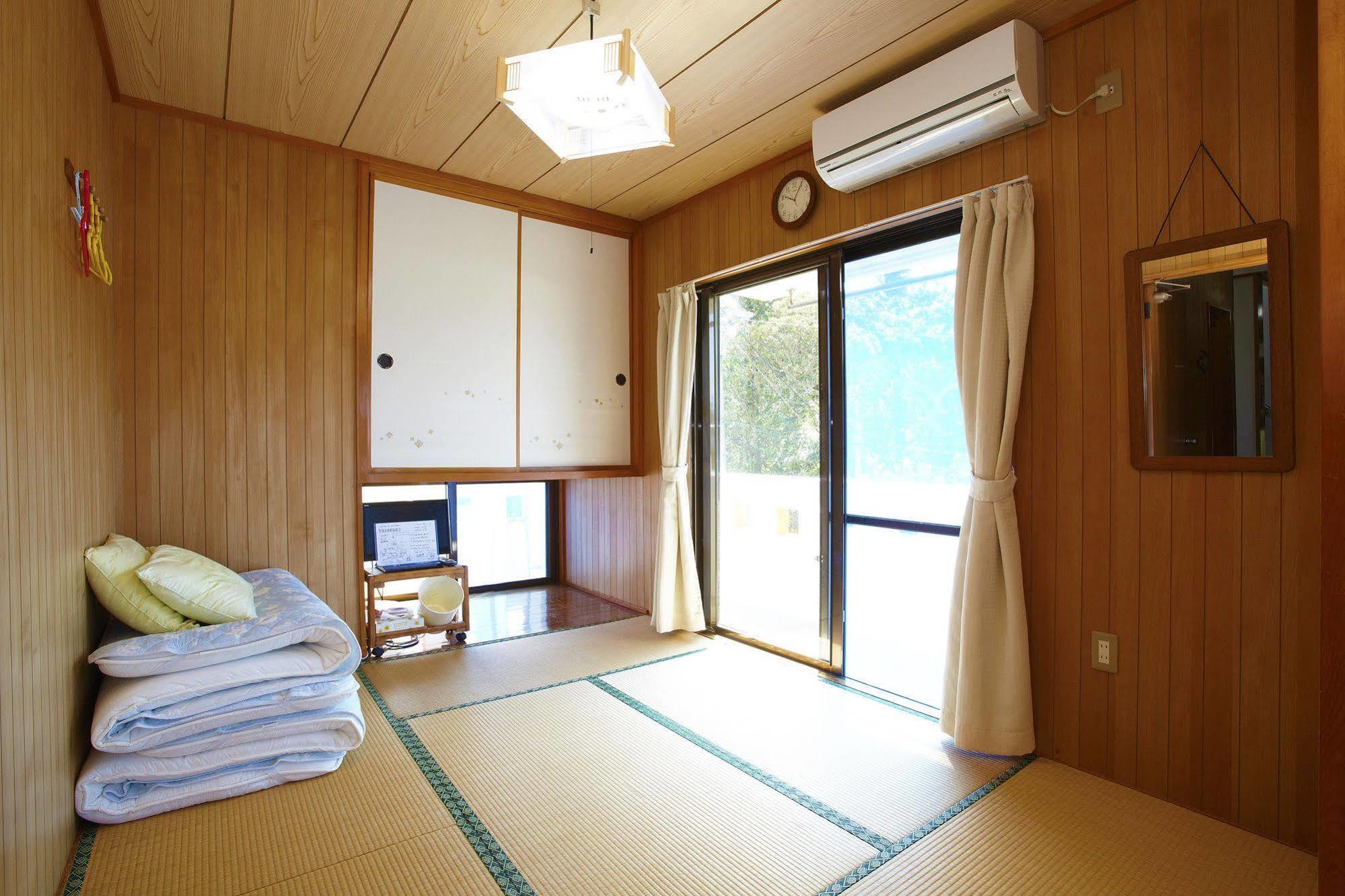 Minshuku Yadokari Hotel Zamami Bagian luar foto